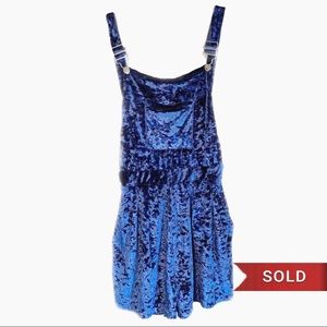 🌻 Blue velvet pinafore shorts dungarees romper